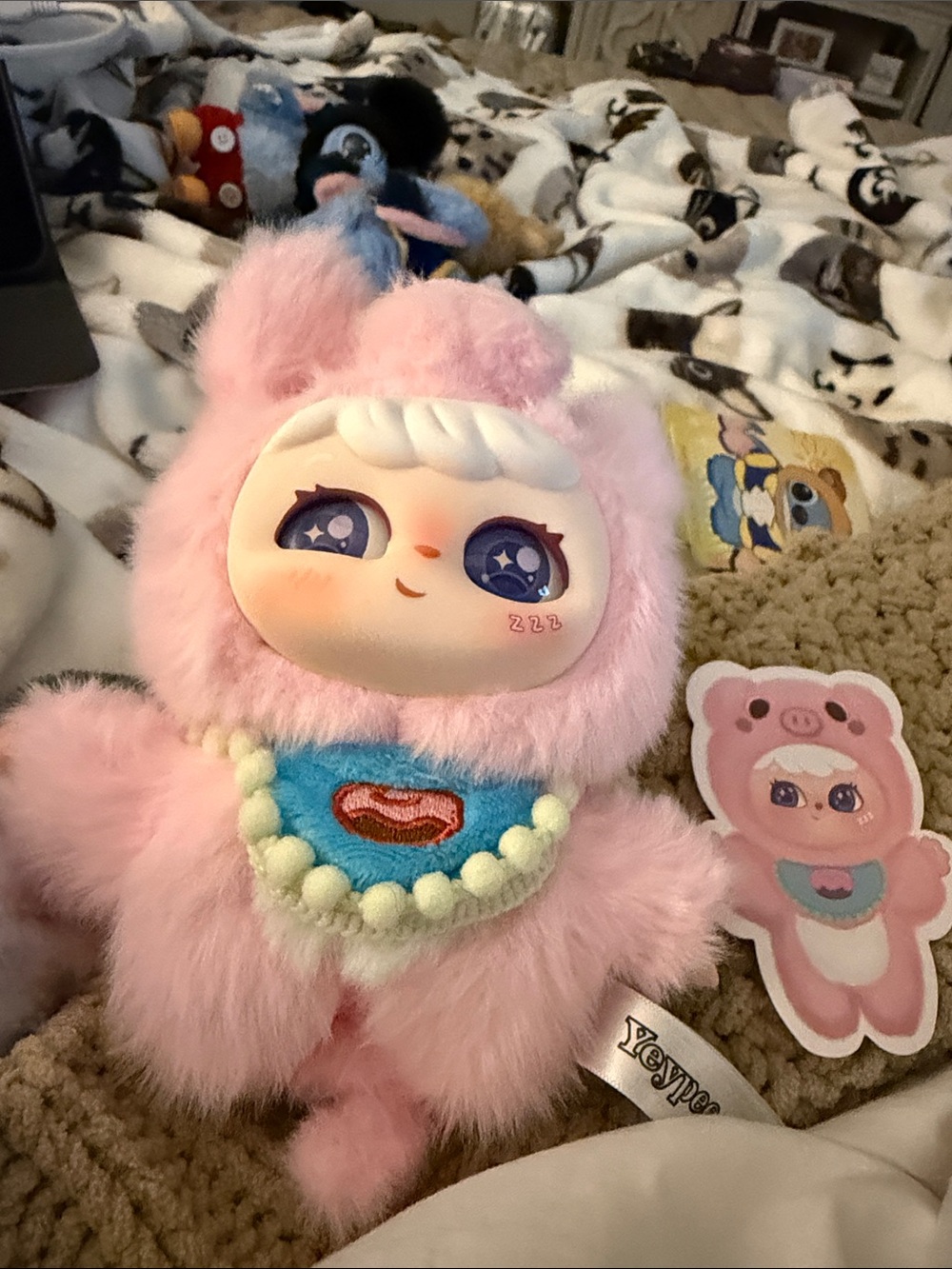 Yeypee Mystery Blind Black Box
Keychain Plush Oinkee